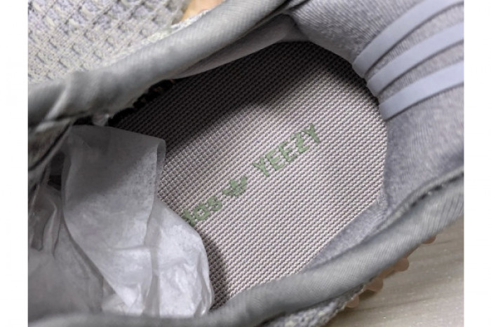 ad*s kids Y**zy 350 boost v2 “true form” kids-eg7492